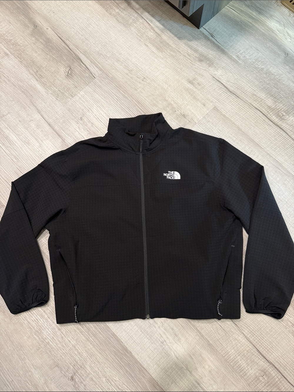 The North Face women’s Black Lightweight Full-Zip Jacket